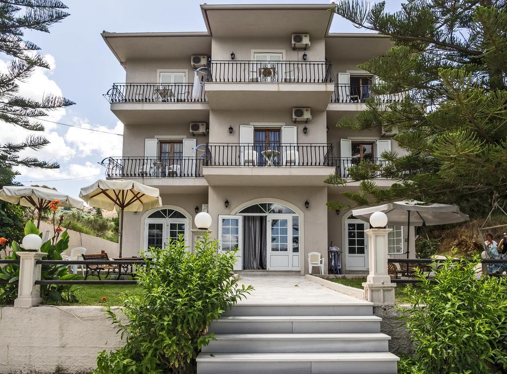 ليكسوري Sea Breeze Apartments المظهر الخارجي الصورة